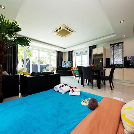 Colibri Pool Villa Pattaya Praia de Jomtien Quarto foto